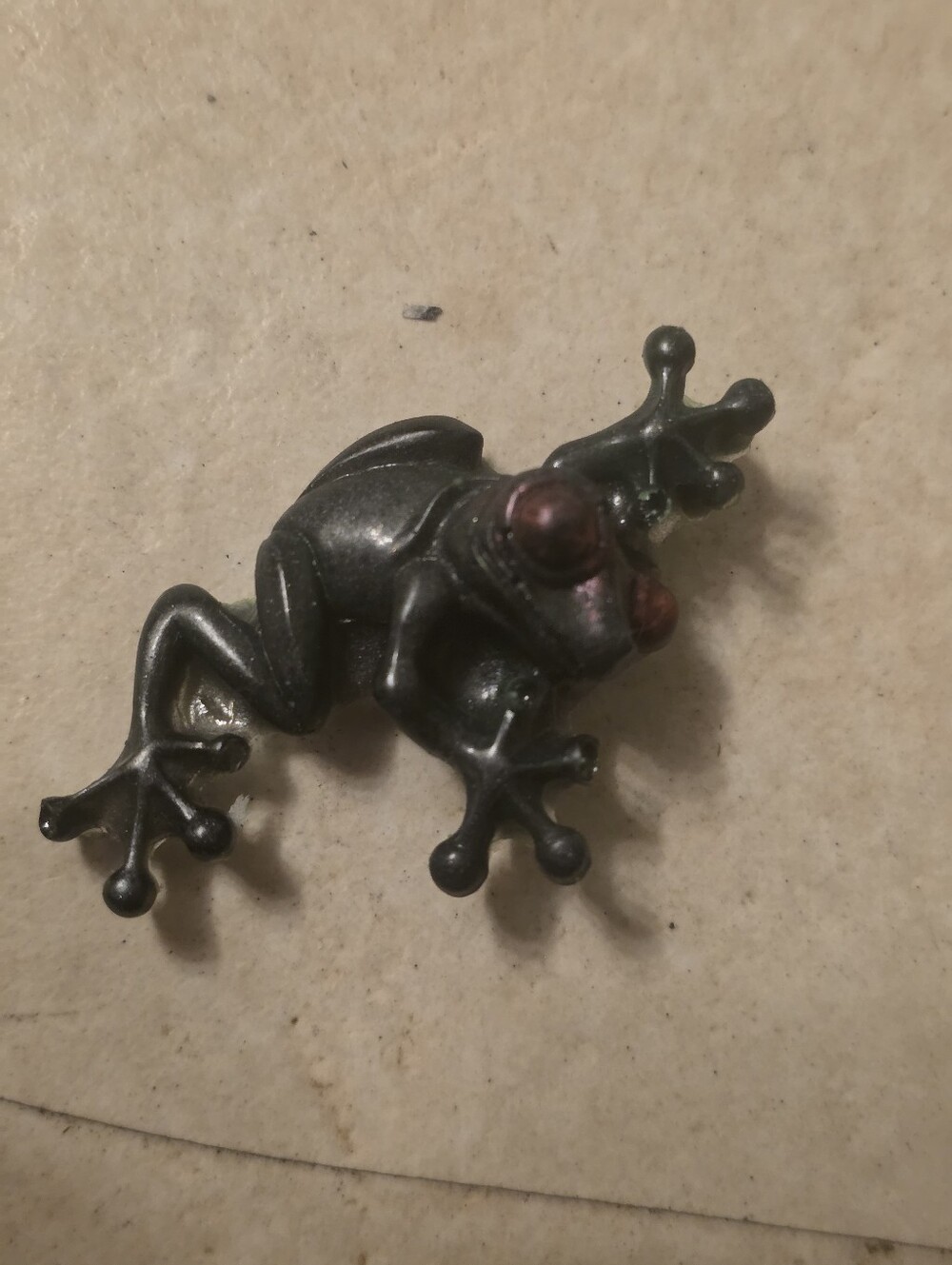 Unisex Resin Frog Brooch